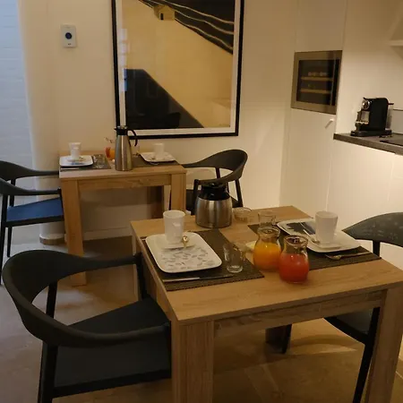 & Leon Bed & Breakfast Ostend