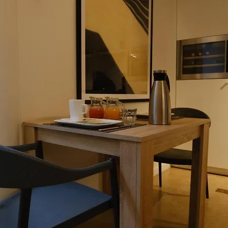 & Leon Bed & Breakfast