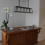 & Leon Остенде